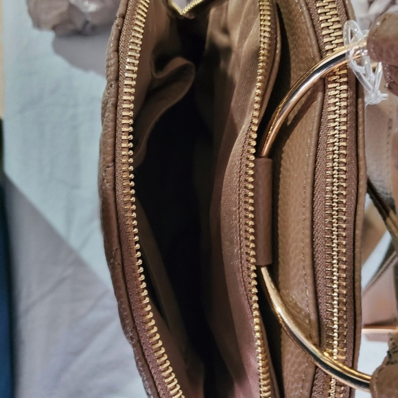 Like Dreamsfaux leather handbag / backpack taupe in color - Picture 7 of 9